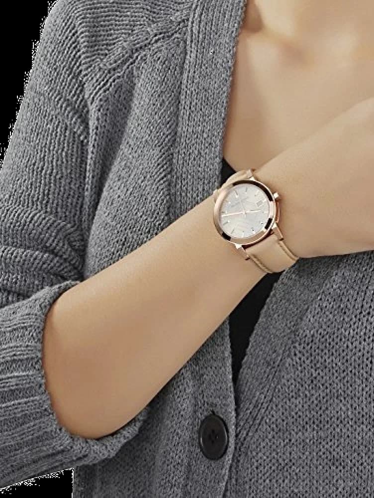 Burberry City BU9109 Stainless Steel and Beige Leather Watch with Tartan Pattern Women's Watch vue 5