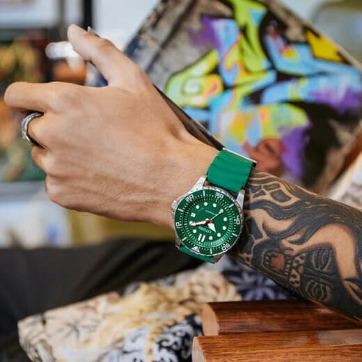 Citizen NJ0129-10X Automatic Green Dial Silicone Strap Watch vue 4