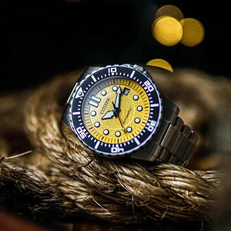 Citizen NJ0170-83Z Automatic Sport Watch in Steel with Yellow Dial vue 5