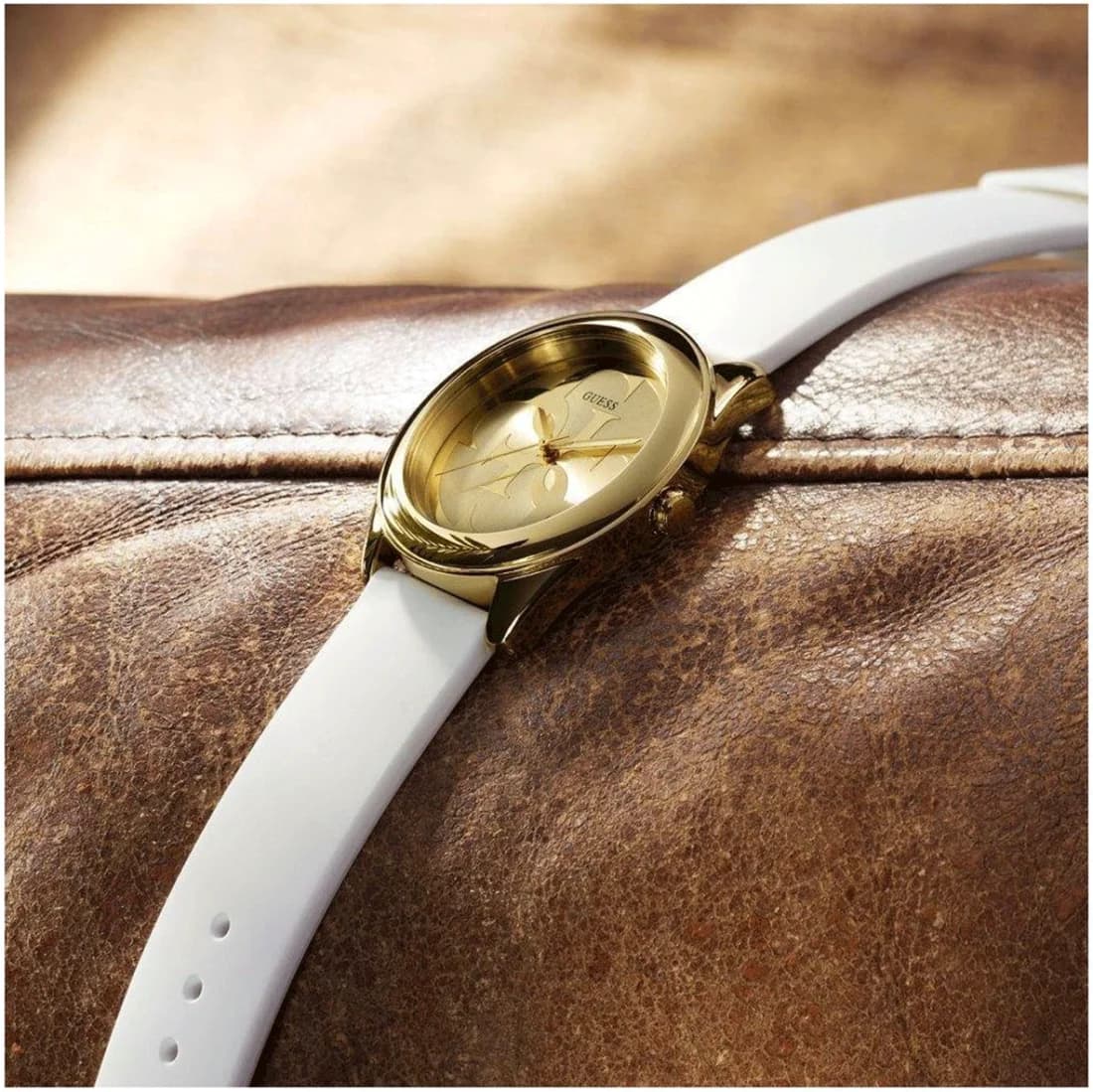 Guess W0911L7 White Silicone Strap and Gold Dial Watch vue 4