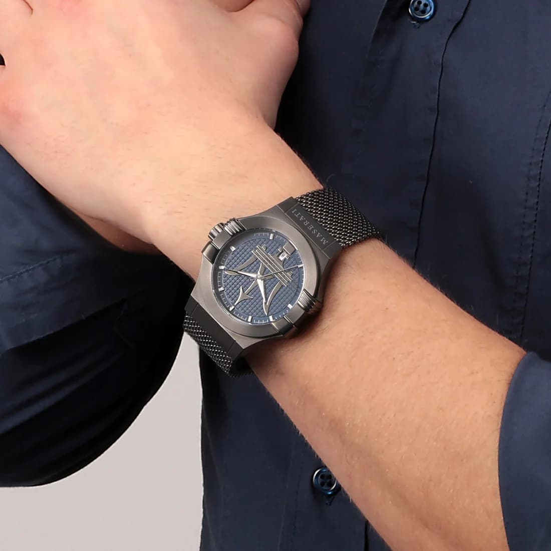 Maserati Potenza R8853108005 Grey Milanese Mesh Strap Watch vue 4