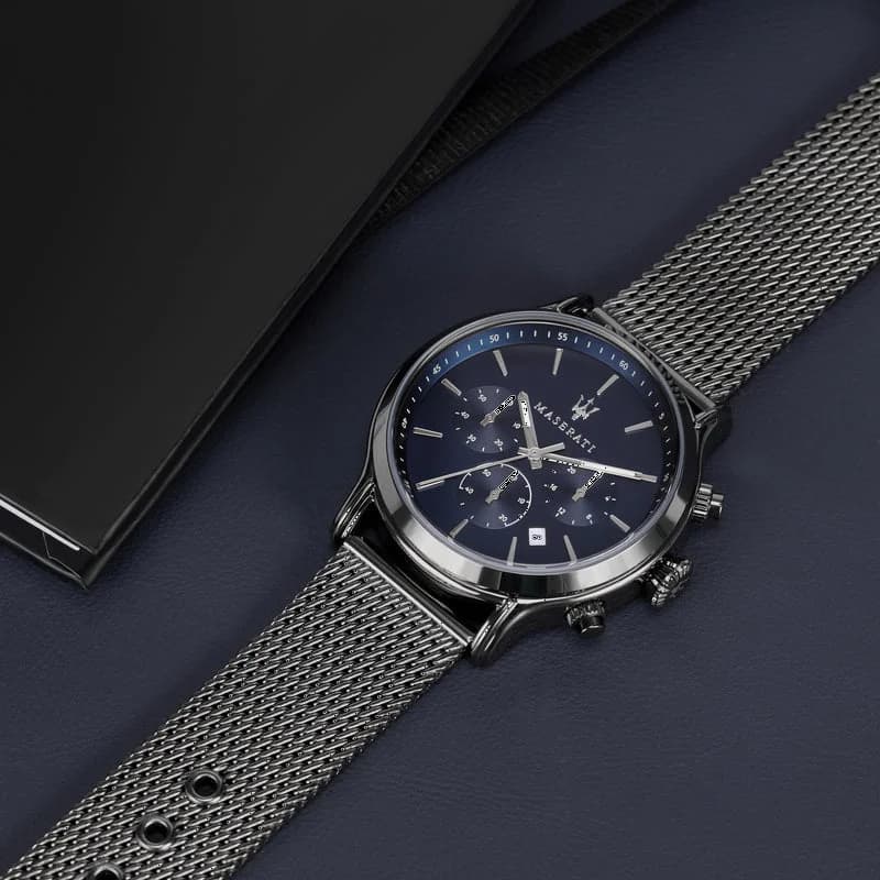 Montre Homme Maserati Epoca R8873618008 bracelet maille milanaise vue 4