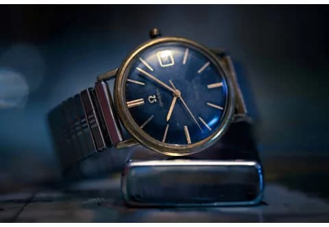 Les Montres Vintage : Pourquoi Elles Reviennent en Force en 2025